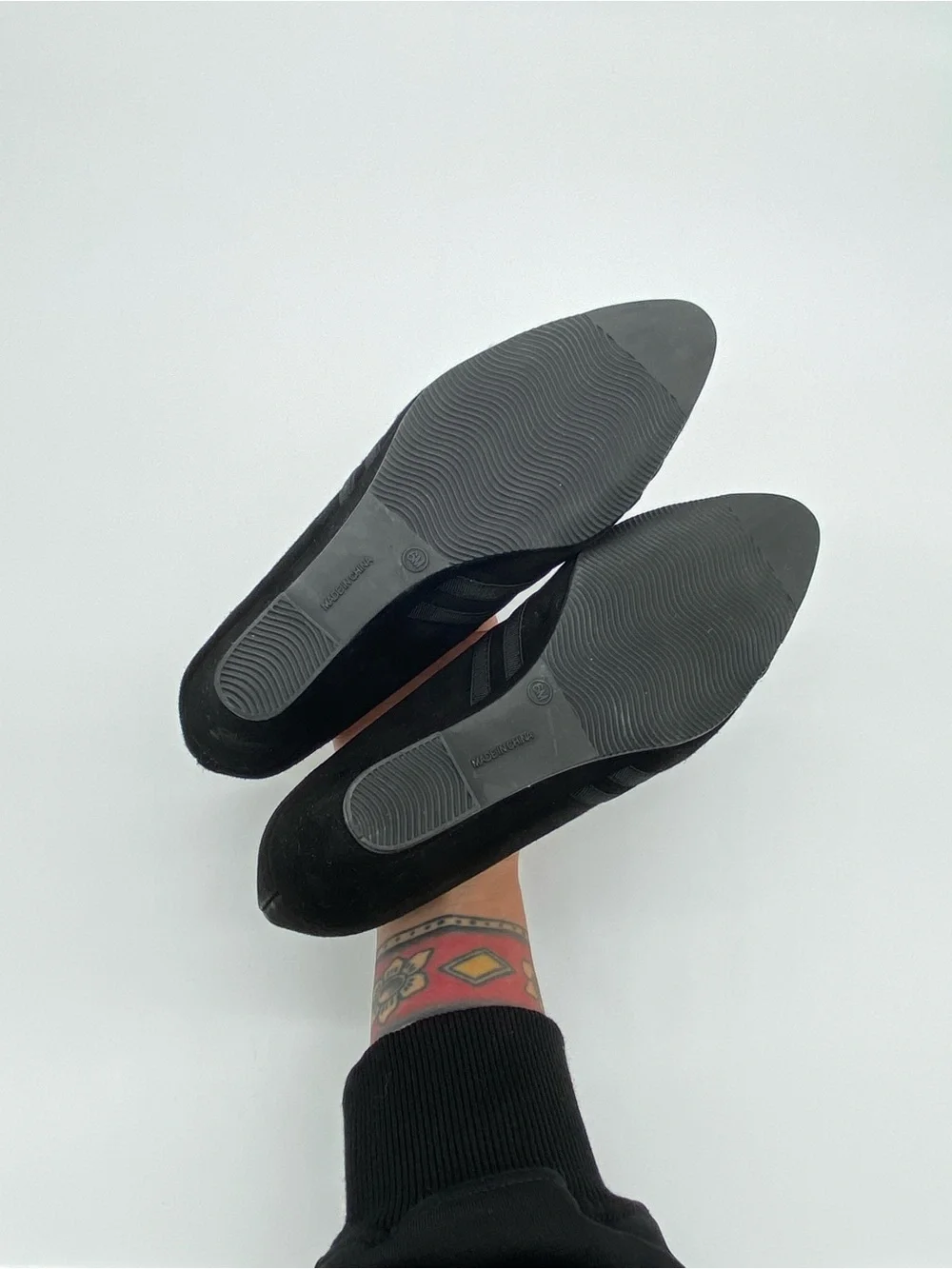 Elegant Vintage Black Suede Crisscross Wedge Pumps‎ Deadstock